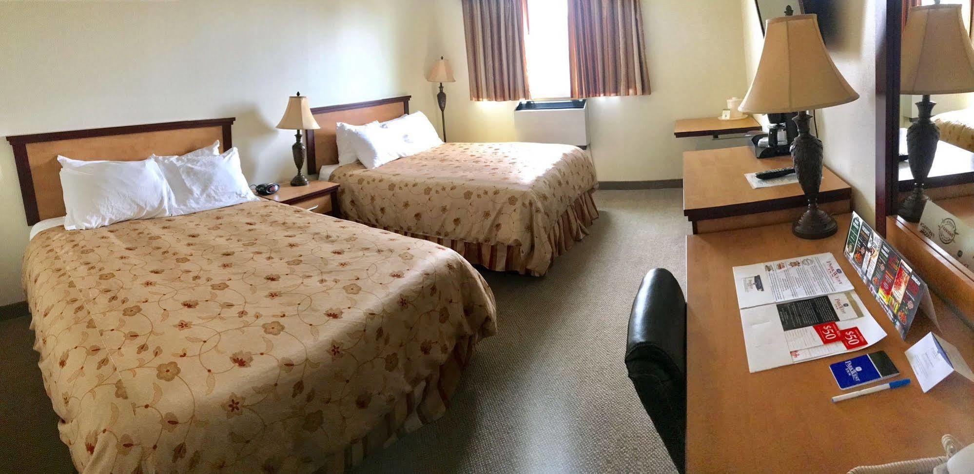 Park West Inn ウィニペグ エクステリア 写真